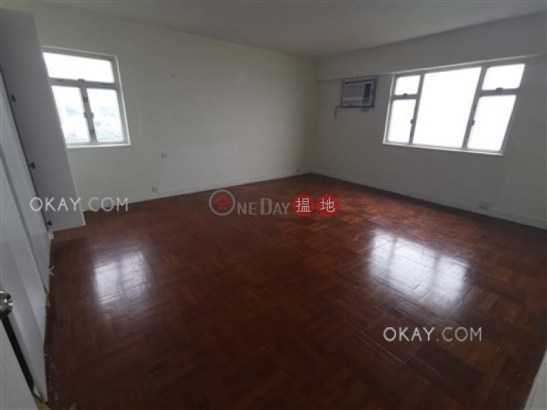 Efficient 3 bedroom with sea views, balcony | Rental