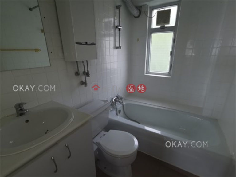 Efficient 3 bedroom with sea views, balcony | Rental