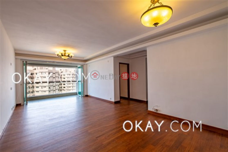 Nicely kept 3 bedroom with balcony & parking | Rental
