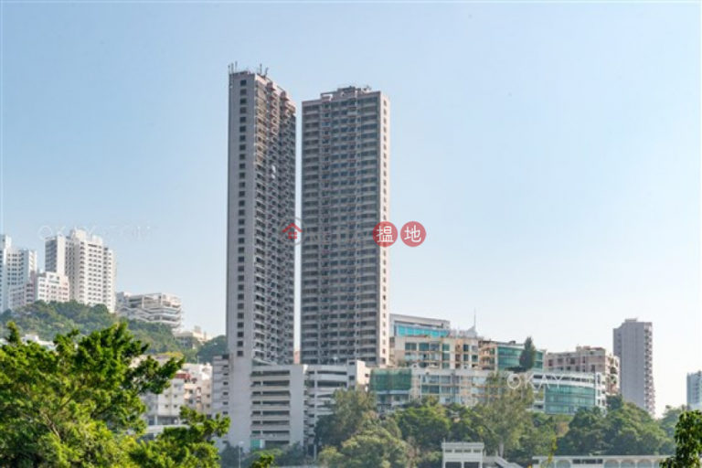 Unique 3 bedroom with balcony & parking | Rental