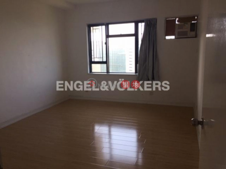 4 Bedroom Luxury Flat for Sale in Pok Fu Lam