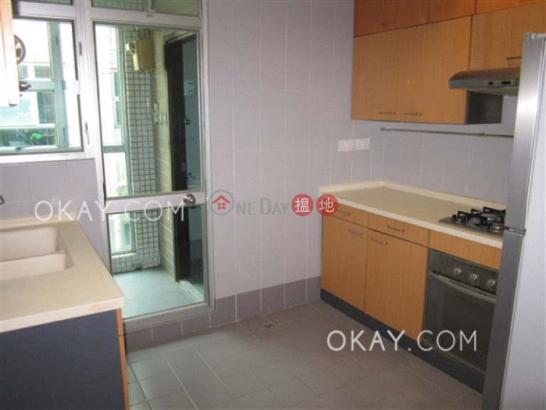 Unique 3 bedroom with balcony & parking | Rental