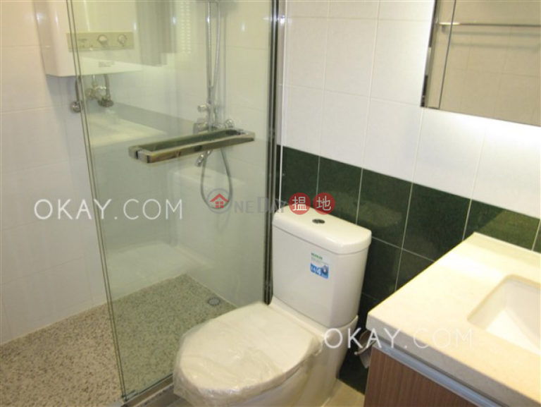 Charming 3 bedroom with parking | Rental