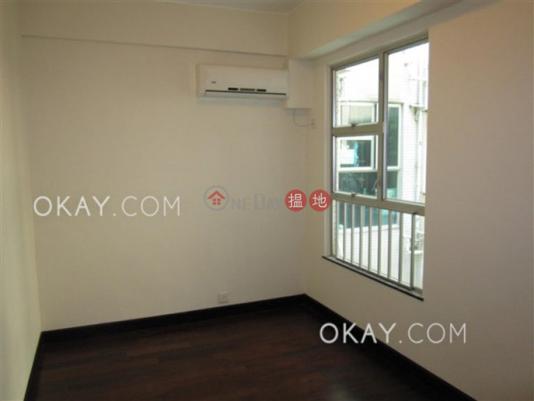 Charming 3 bedroom with parking | Rental
