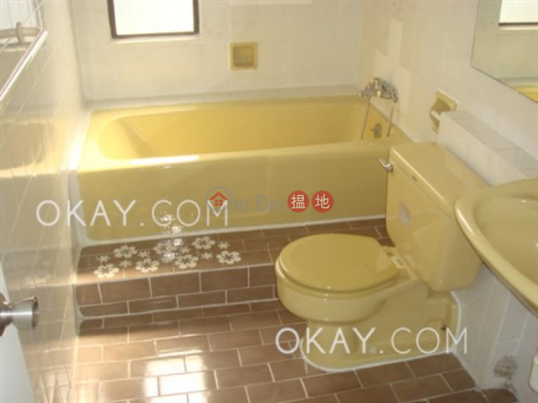 Unique 3 bedroom with balcony & parking | Rental