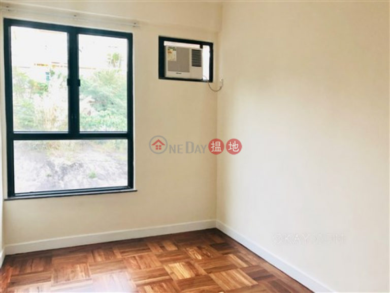 Gorgeous 3 bedroom with parking | Rental