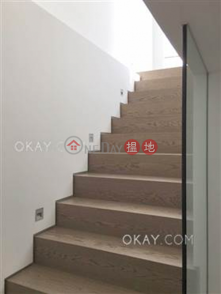 Stylish 3 bedroom on high floor with rooftop & parking | Rental