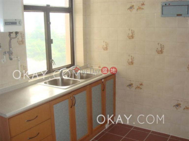 Unique 3 bedroom with balcony & parking | Rental