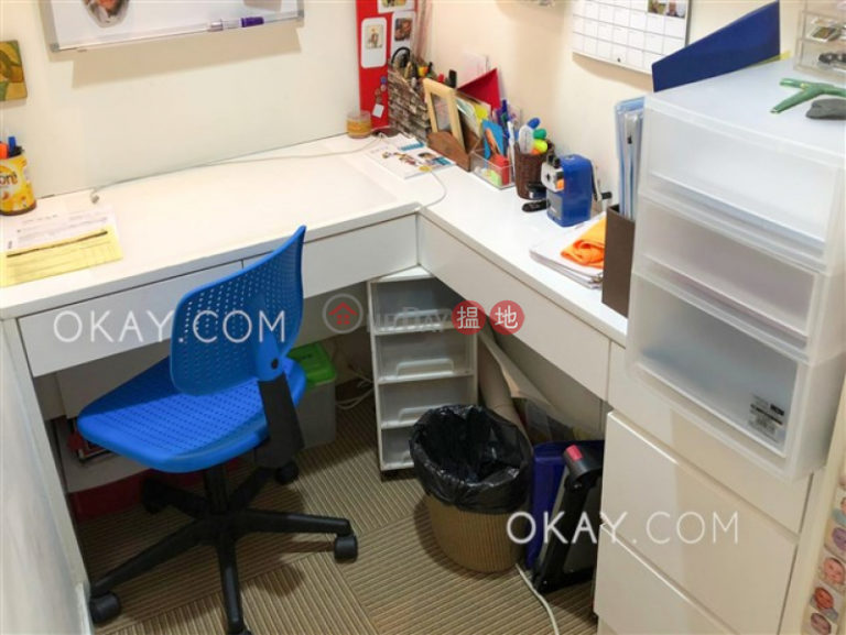 Tasteful 3 bedroom with sea views & parking | For Sale