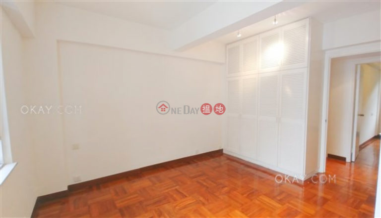 Luxurious 3 bed on high floor with sea views & parking | For Sale