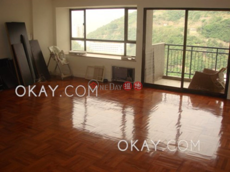 Unique 3 bedroom with balcony & parking | Rental