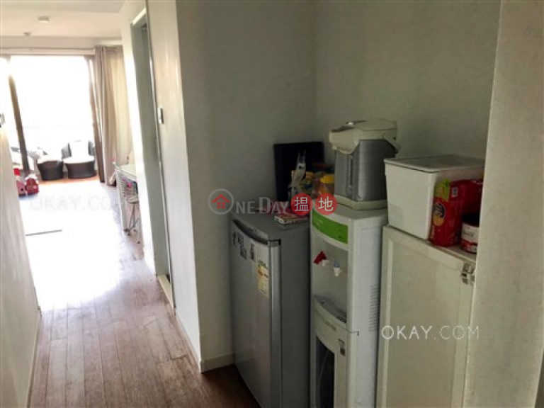 Charming 2 bedroom with balcony & parking | Rental
