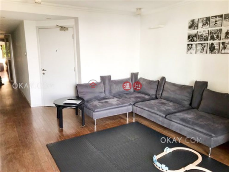 Charming 2 bedroom with balcony & parking | Rental