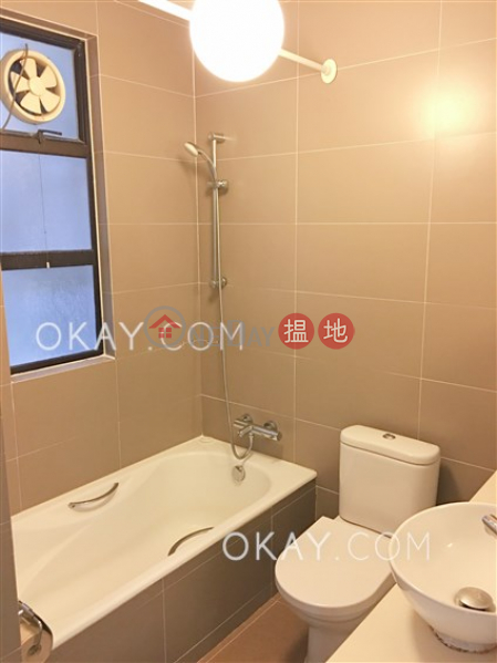 Generous 2 bedroom in Pokfulam | Rental