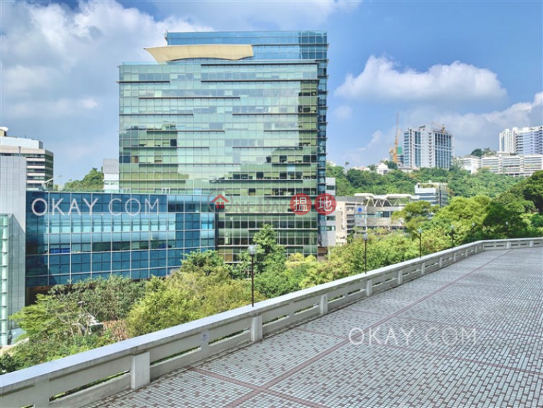 Efficient 3 bedroom with balcony & parking | Rental