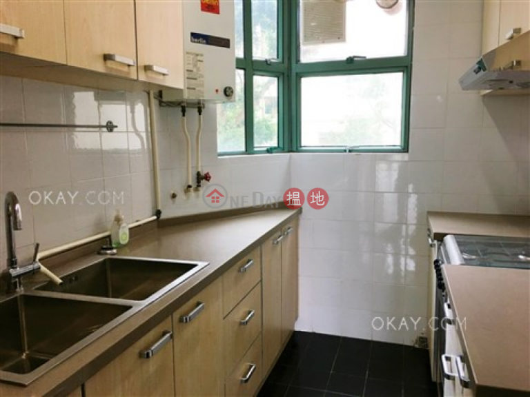 Tasteful 3 bedroom with balcony & parking | Rental