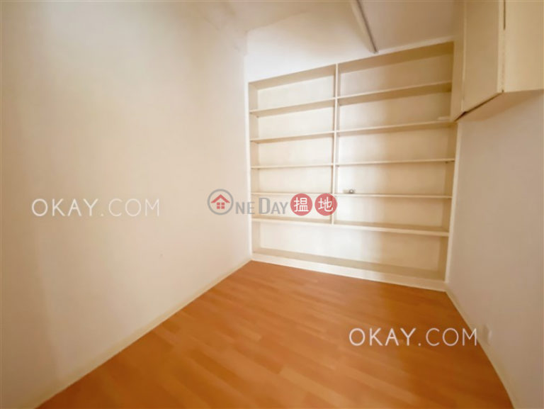 Efficient 3 bedroom with rooftop & parking | For Sale