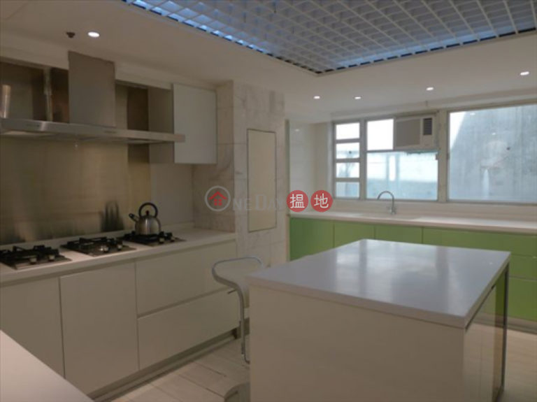3 Bedroom Family Flat for Rent in Pok Fu Lam