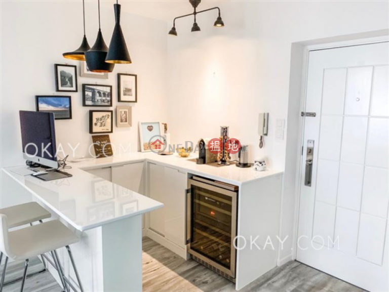 Practical 2 bedroom in Pokfulam | For Sale