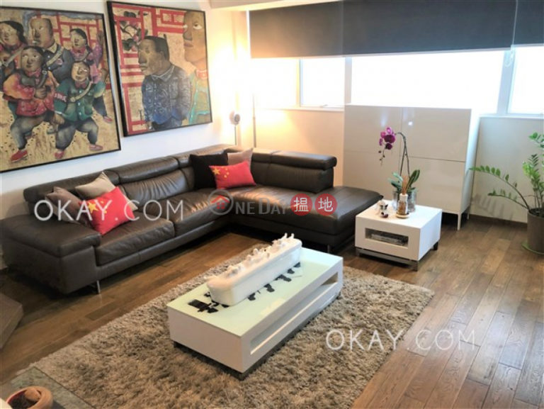 Luxurious house with sea views, rooftop & terrace | For Sale