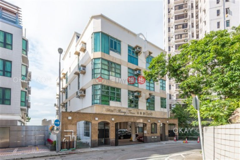 Tasteful 3 bedroom with balcony & parking | Rental