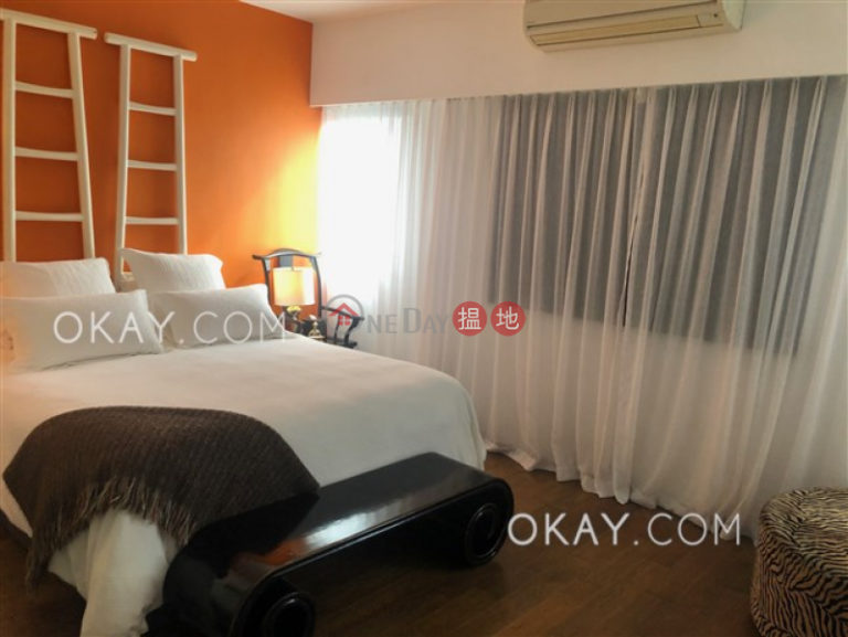 Luxurious house with sea views, rooftop & terrace | For Sale