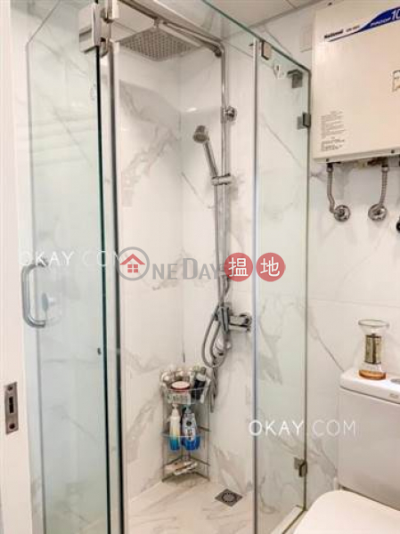 Practical 2 bedroom in Pokfulam | For Sale