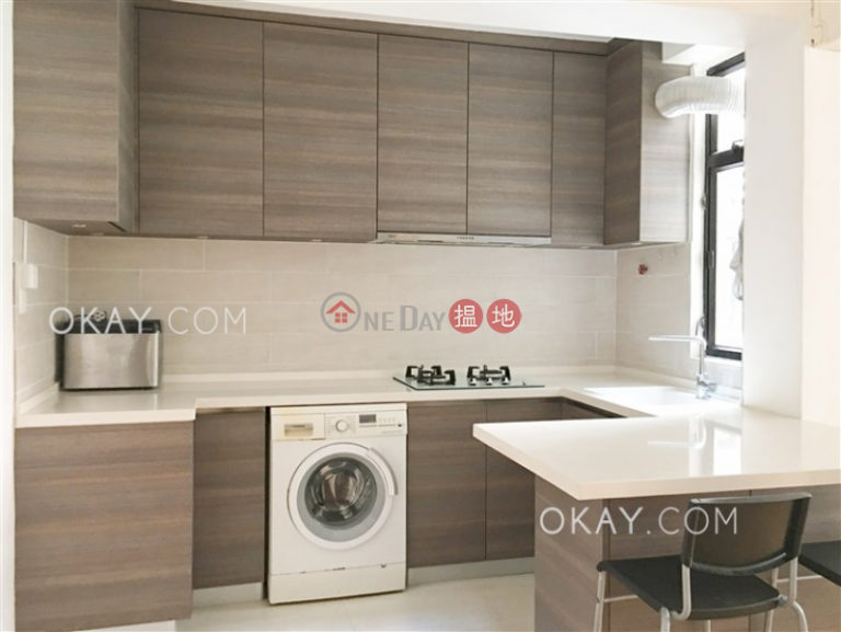 Generous 2 bedroom in Pokfulam | Rental