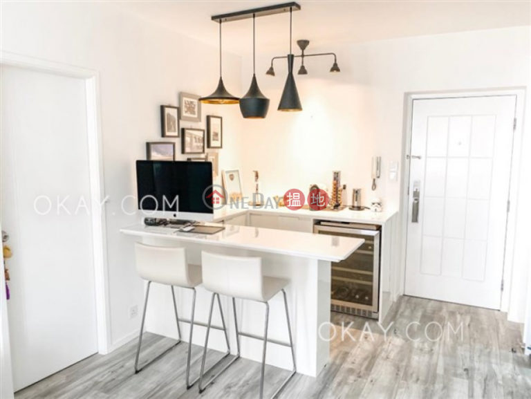 Practical 2 bedroom in Pokfulam | For Sale