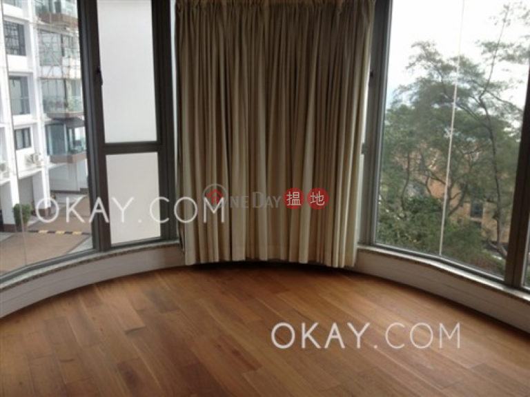Luxurious 3 bedroom with balcony & parking | For Sale