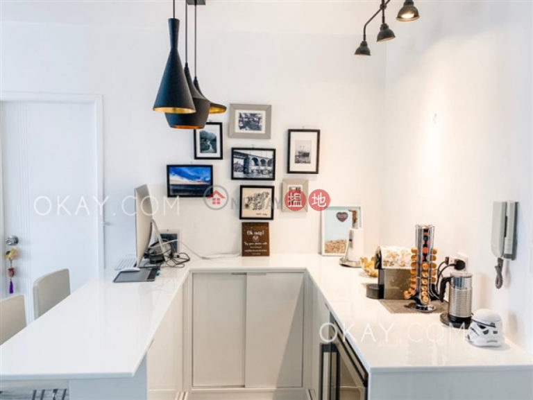 Practical 2 bedroom in Pokfulam | For Sale