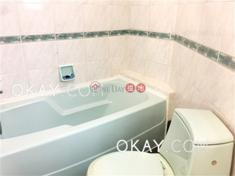 Tasteful 3 bedroom with balcony & parking | Rental