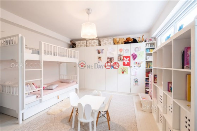 Beautiful 3 bedroom with balcony & parking | Rental