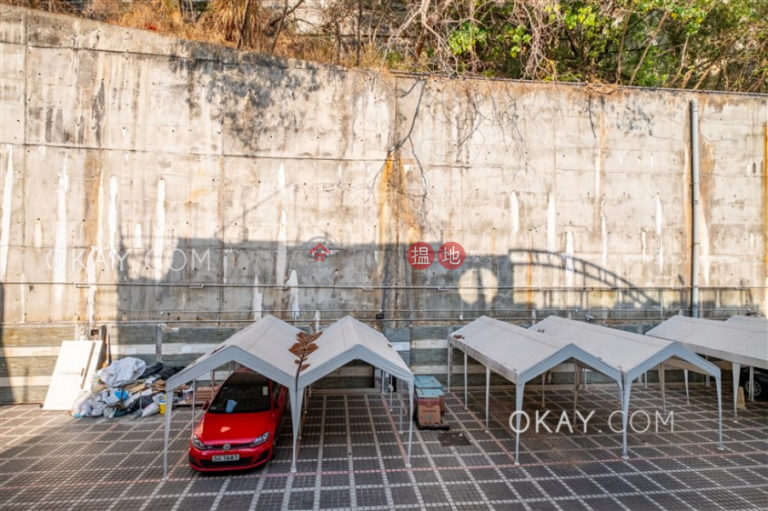 Tasteful 2 bedroom with parking | Rental