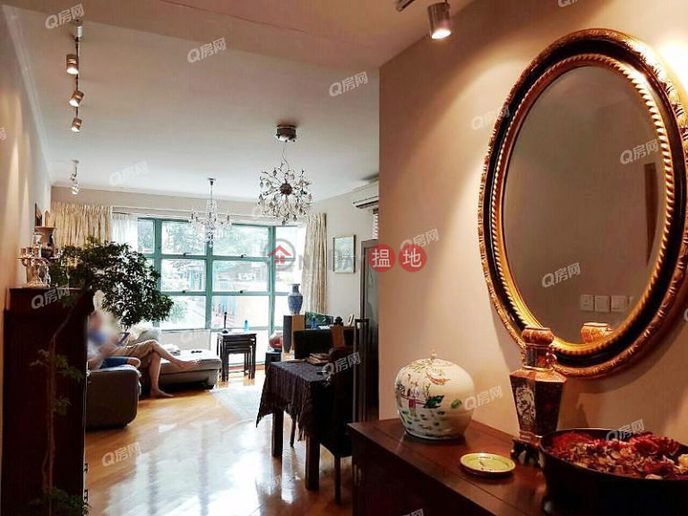 Bisney Terrace | 3 bedroom Mid Floor Flat for Rent