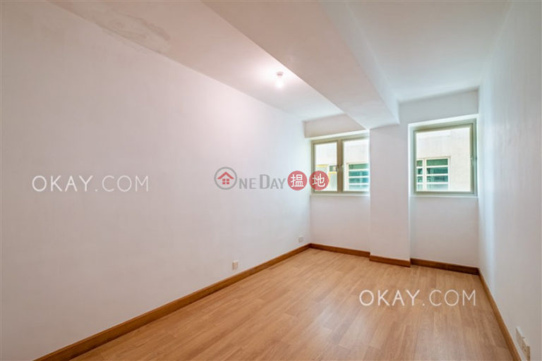 Tasteful 2 bedroom with parking | Rental
