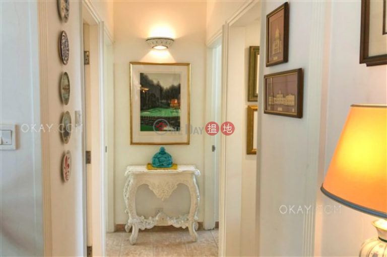 Gorgeous penthouse with balcony & parking | Rental