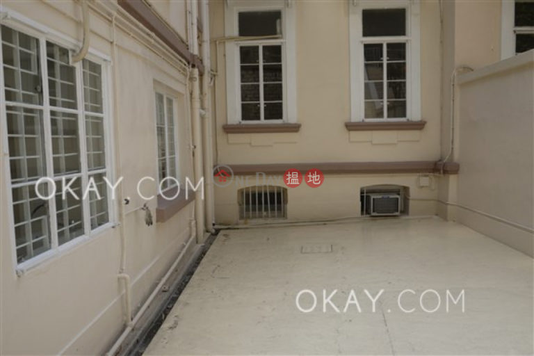 Lovely house with terrace, balcony | Rental