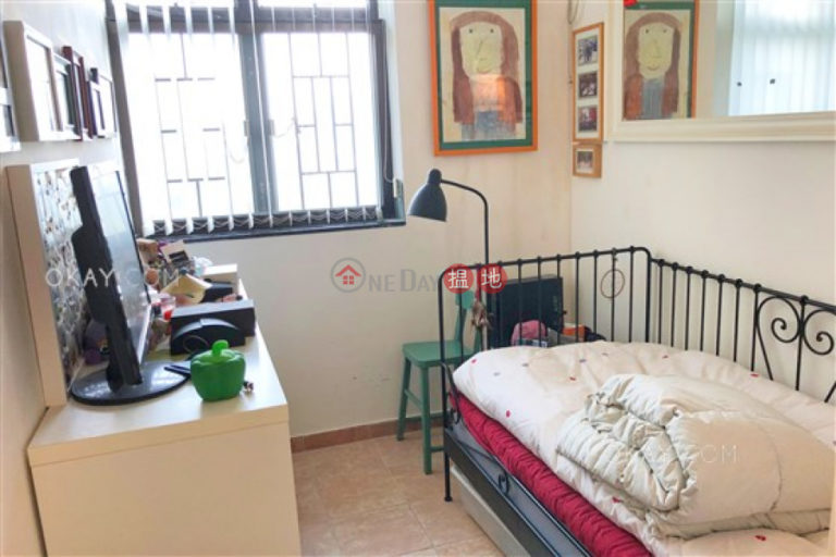 Gorgeous penthouse with balcony & parking | Rental