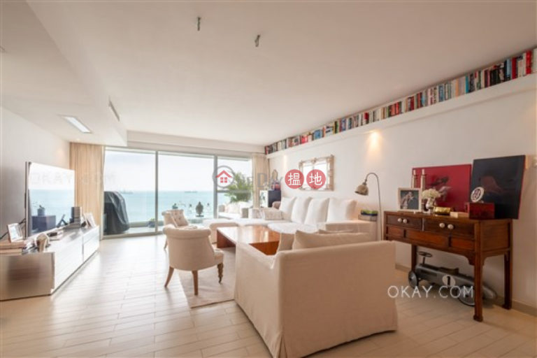 Beautiful 3 bedroom with balcony & parking | Rental