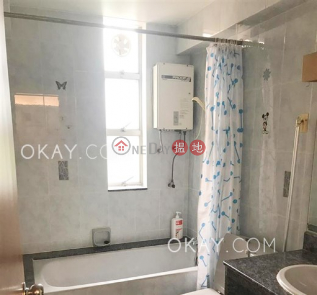 Nicely kept 2 bed on high floor with balcony & parking | Rental