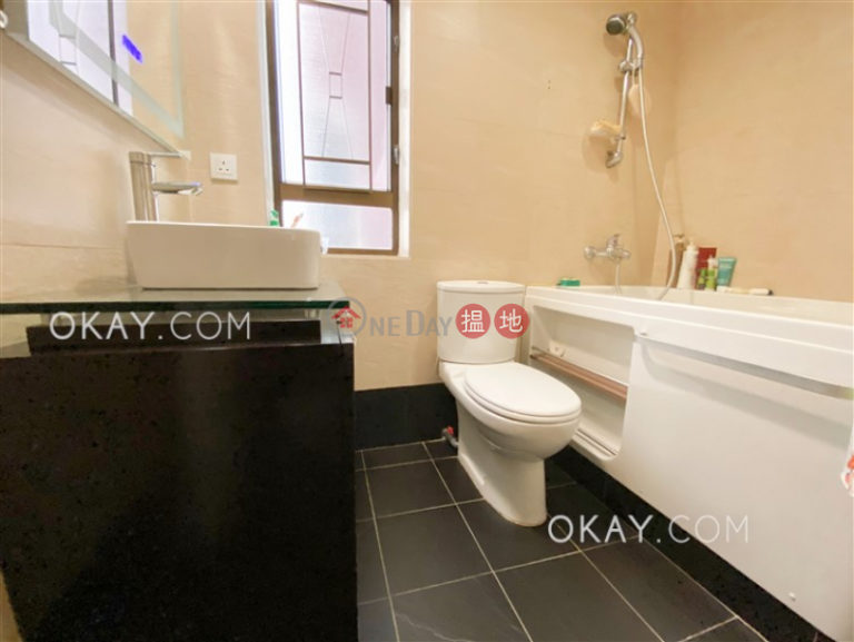 Efficient 4 bedroom with balcony & parking | Rental