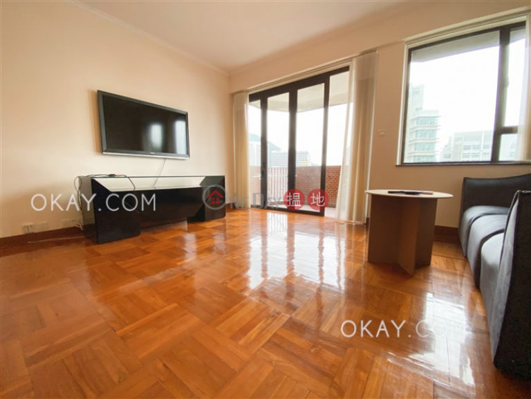 Efficient 4 bedroom with balcony & parking | Rental