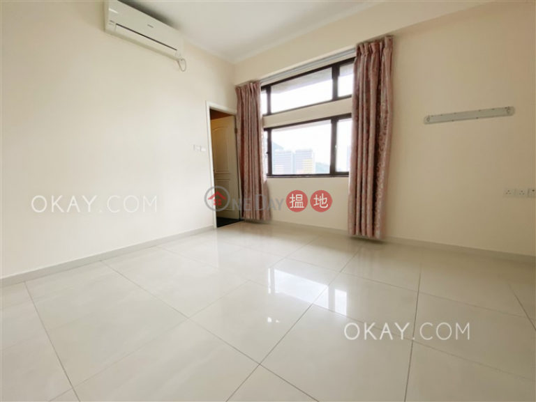 Efficient 4 bedroom with balcony & parking | Rental