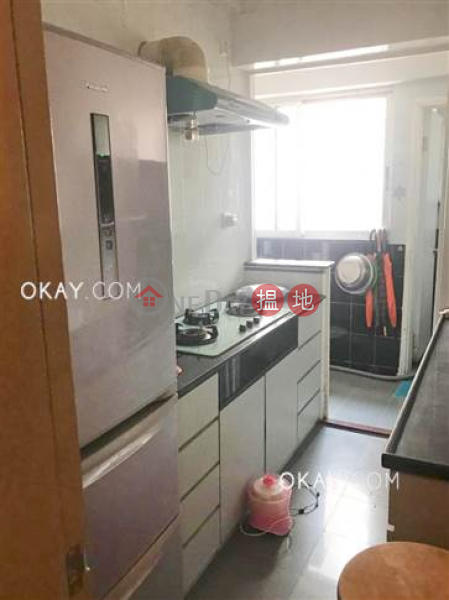 Nicely kept 2 bed on high floor with balcony & parking | Rental