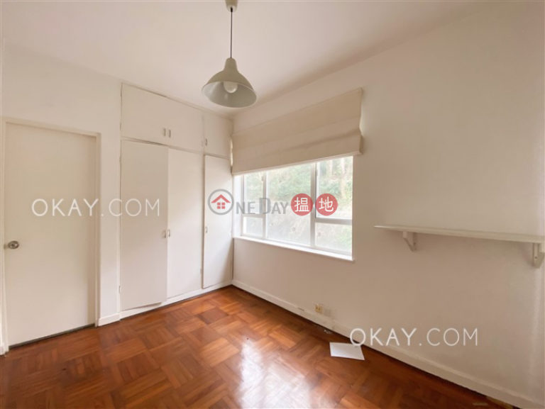 Nicely kept 3 bedroom with balcony & parking | Rental