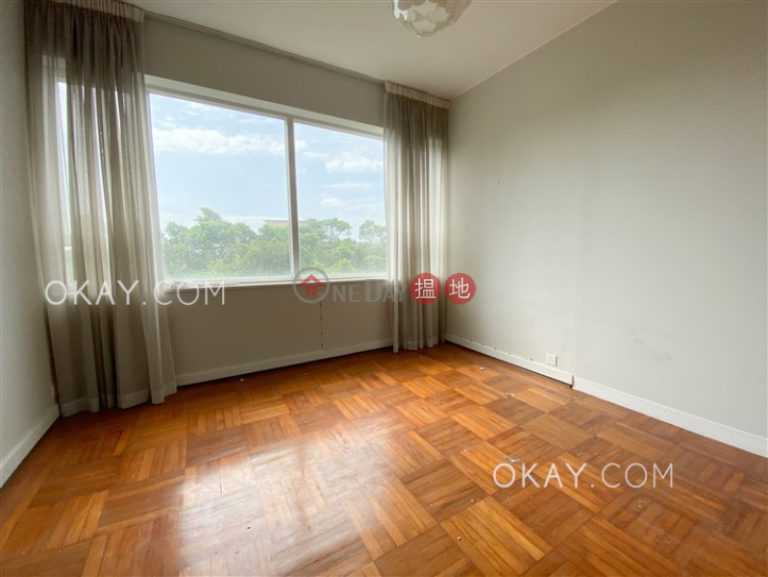 Nicely kept 3 bedroom with balcony & parking | Rental