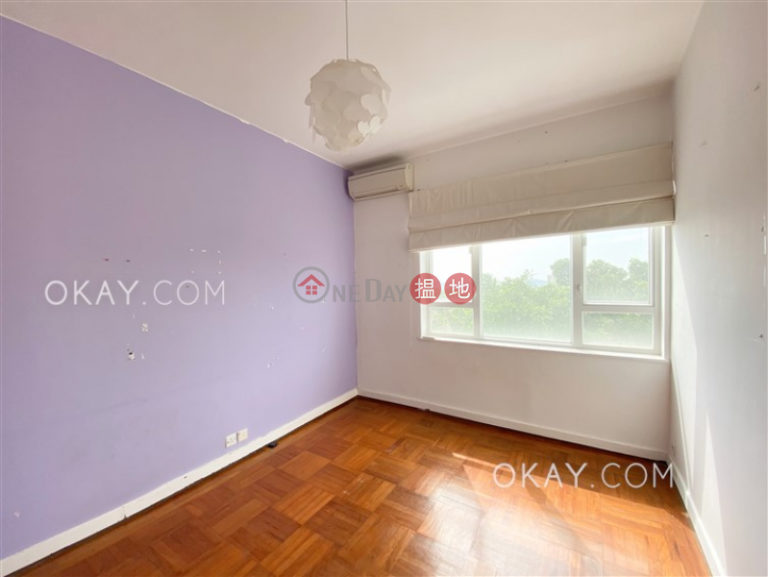 Nicely kept 3 bedroom with balcony & parking | Rental