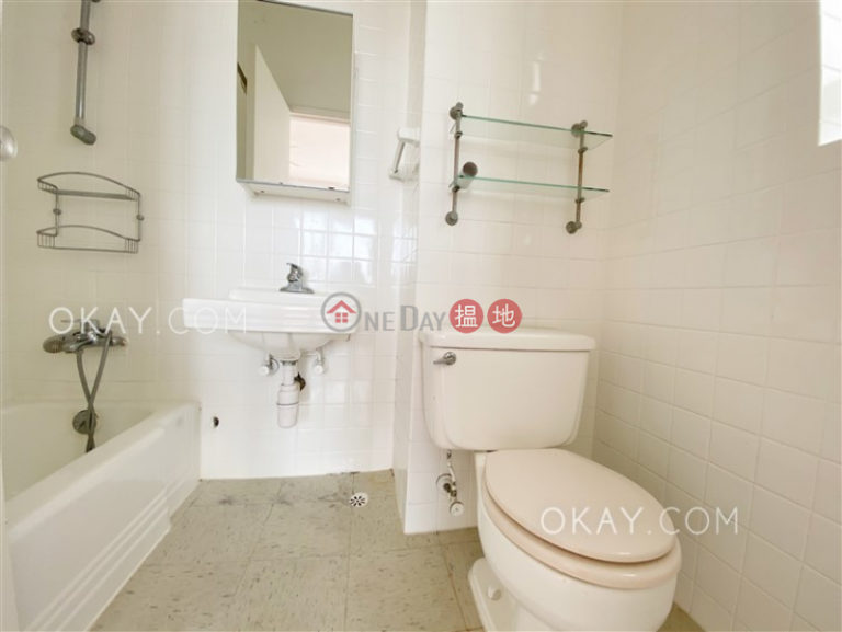 Nicely kept 3 bedroom with balcony & parking | Rental
