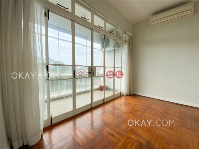 Nicely kept 3 bedroom with balcony & parking | Rental